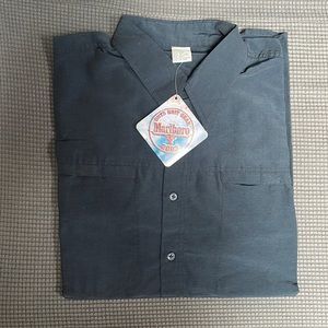 2003 Marlboro
GUTS GRIT GEAR
LONG SLEEVE, BUTTON DOWN, COLLAR
